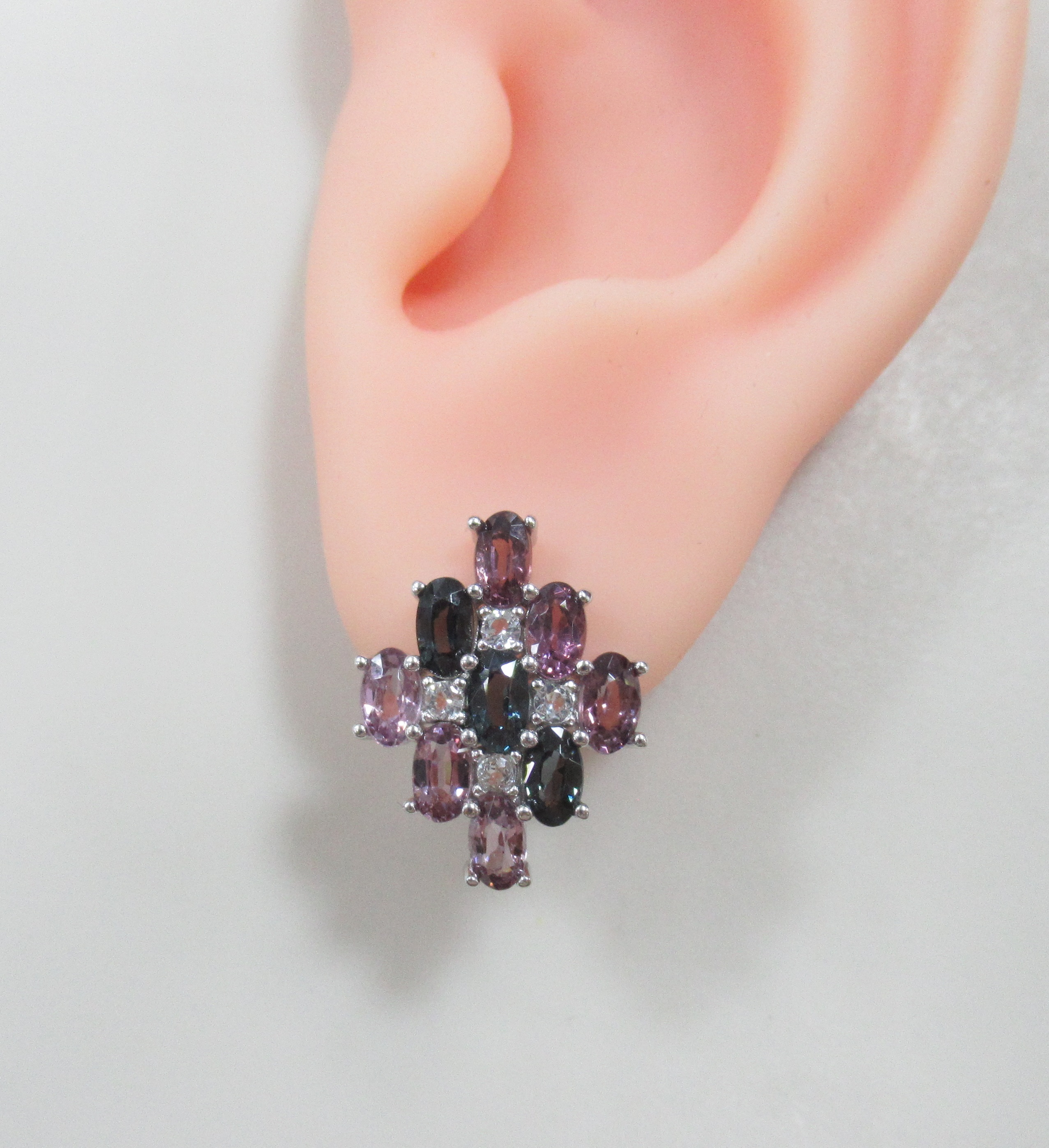 Серебряные серьги с разноцветной шпинелью